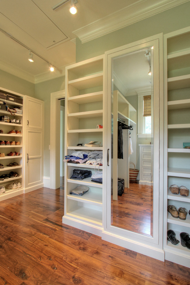 Inspiration for a traditional storage and wardrobe in Atlanta.