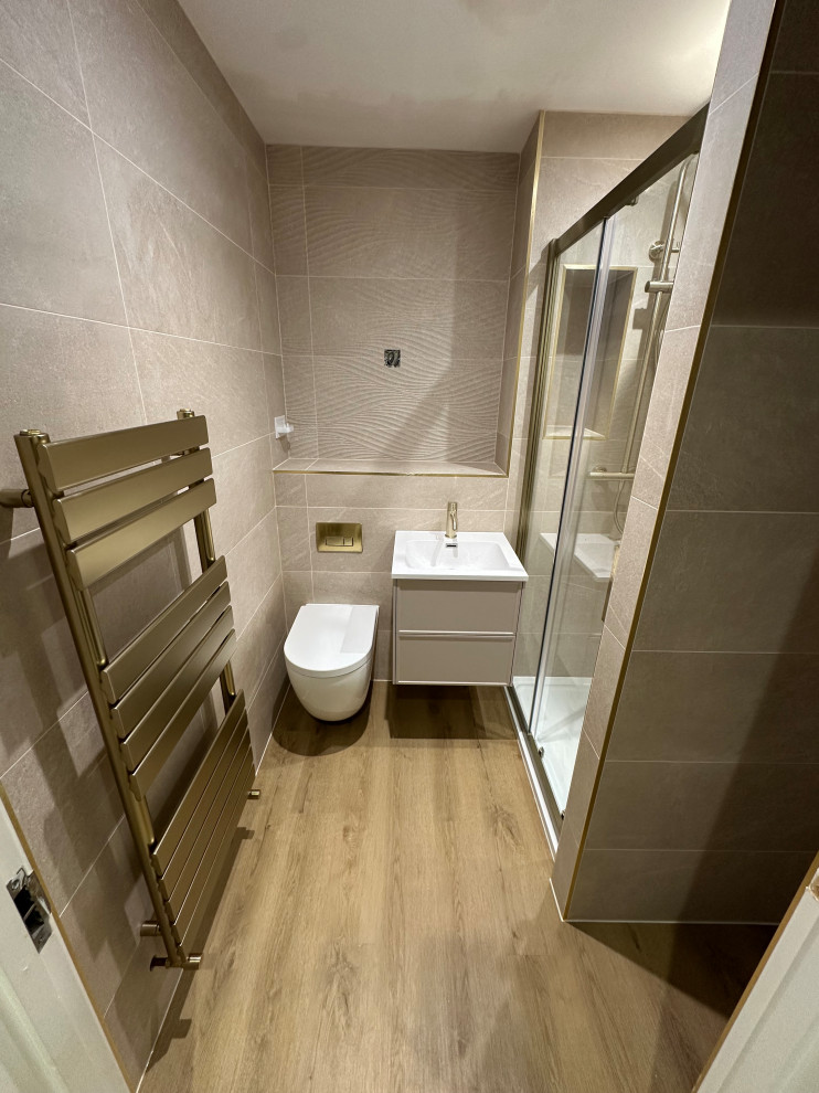 Modern Main Bathroom in Basingstoke