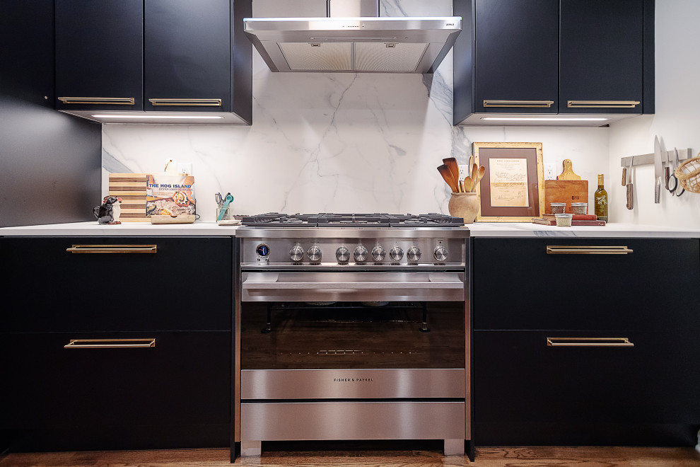 Inspiration for a transitional kitchen remodel in Atlanta