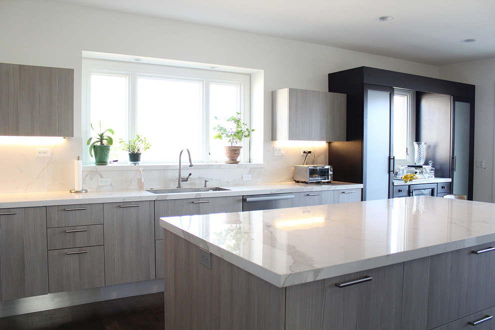 Example of a trendy kitchen design in Detroit