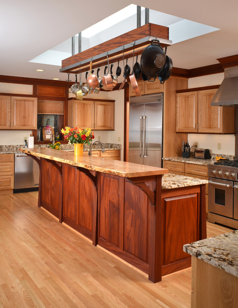 Jordon kitchen & gathering room - Charleston - by Corlis Design