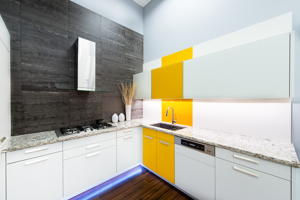 Example of a minimalist kitchen design in Toronto