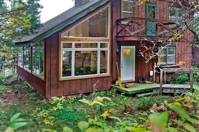 A relaxing retreat in the northwoods rustic-exterior