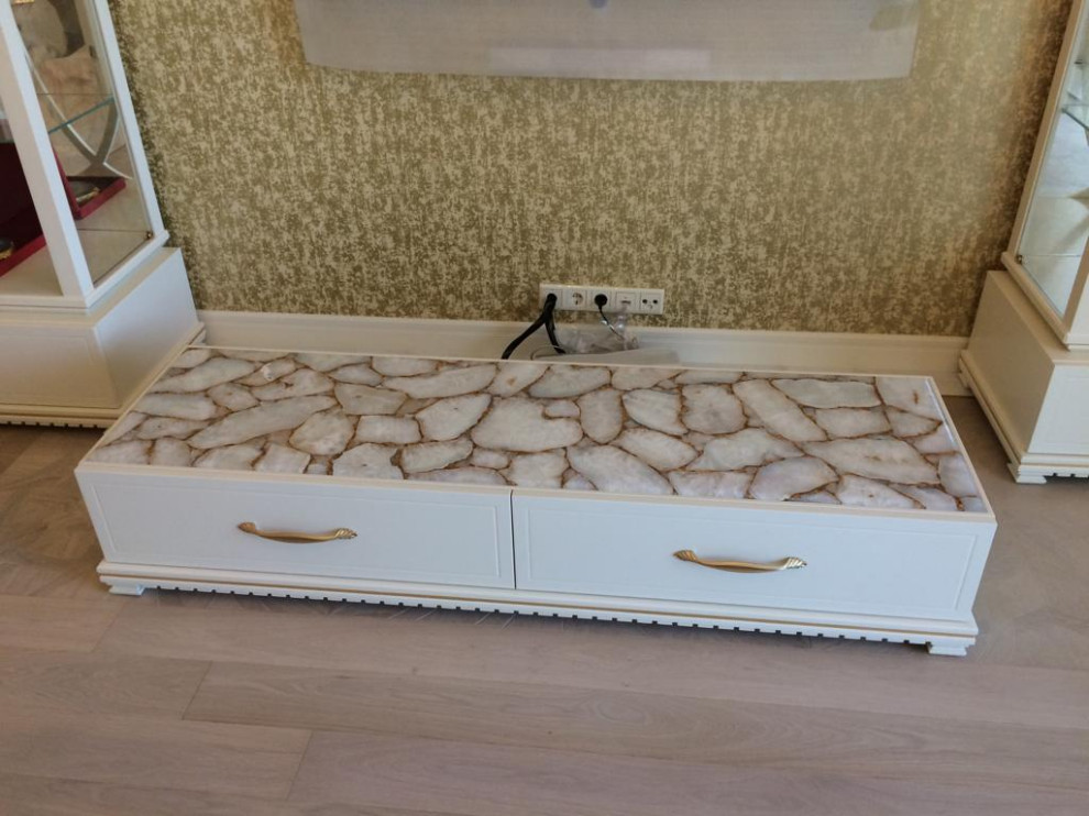 Столешницы из натурального белого Агата с сусальным золотом