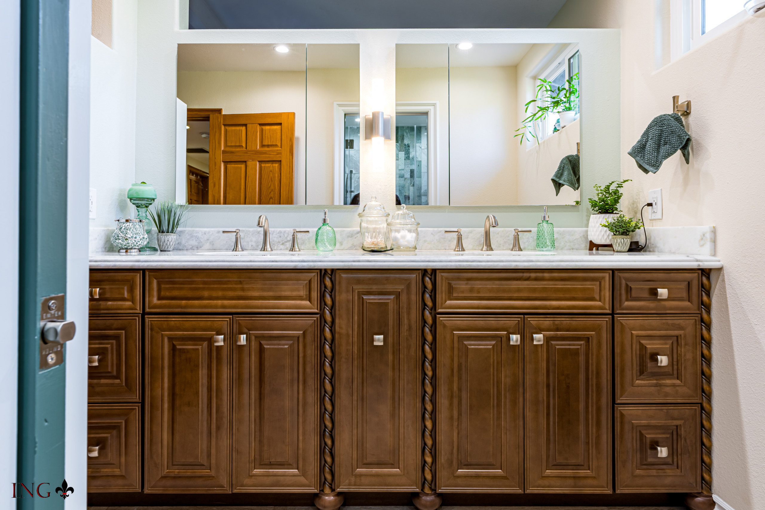 Bathroom Vanity & Mirrors