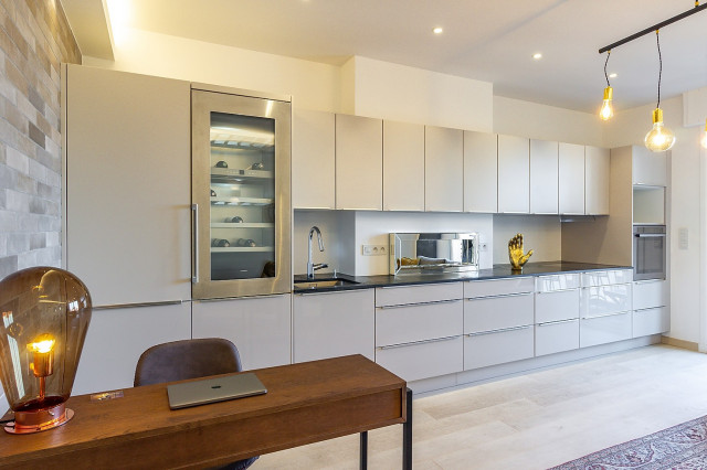 Appartement "D" contemporary-living-room