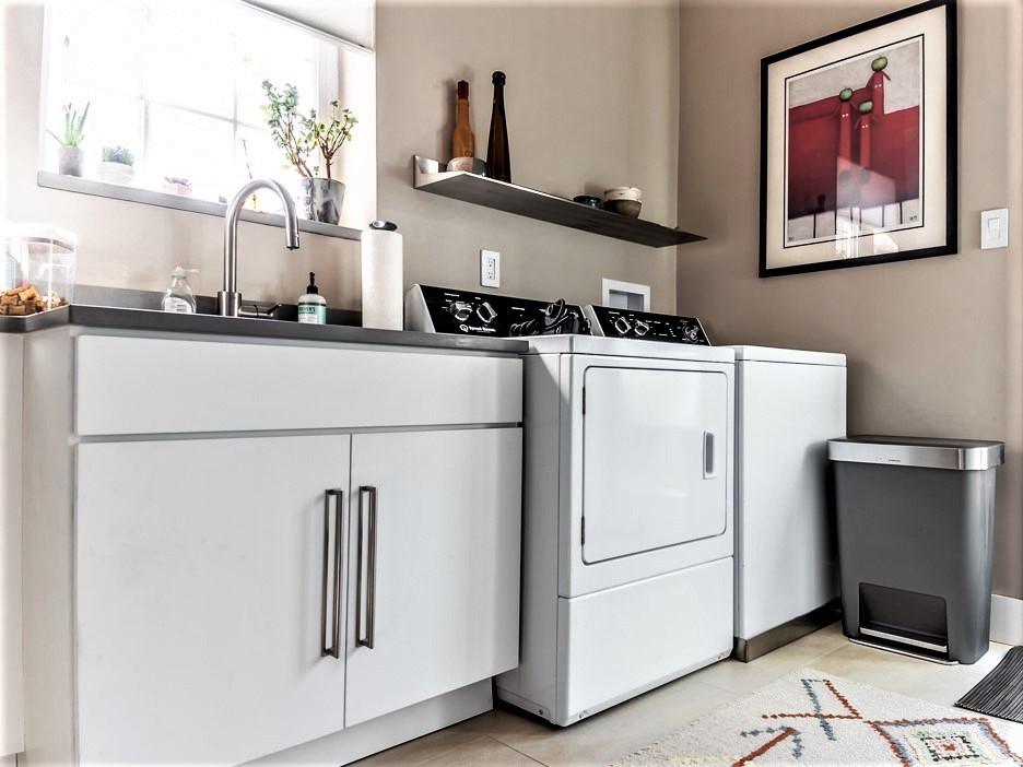 Alexandria Overlook Laundry Room