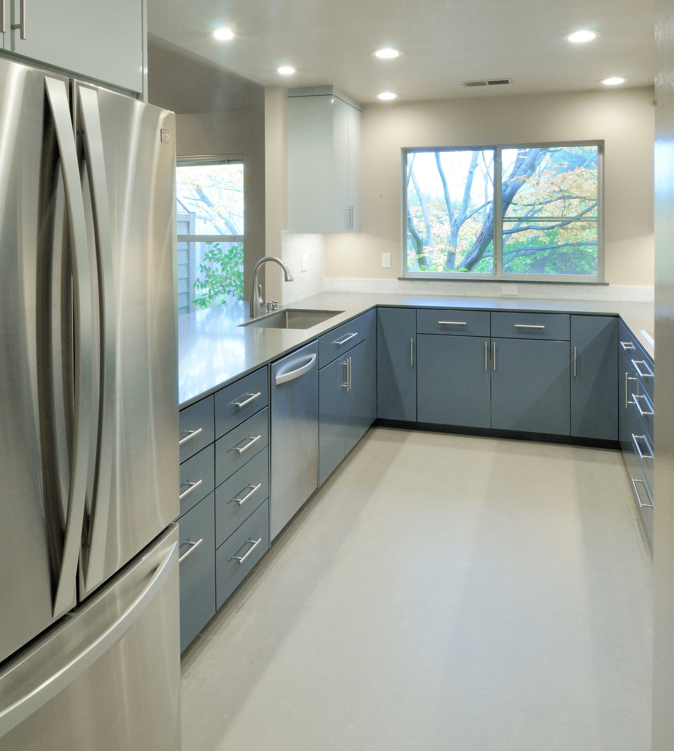75 Beautiful Linoleum Floor Kitchen With Blue Cabinets Pictures Ideas August 2020 Houzz