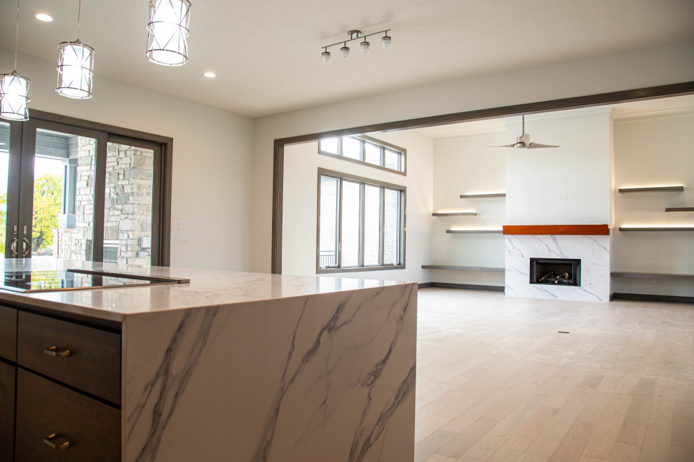 Minimalist home design photo in Indianapolis