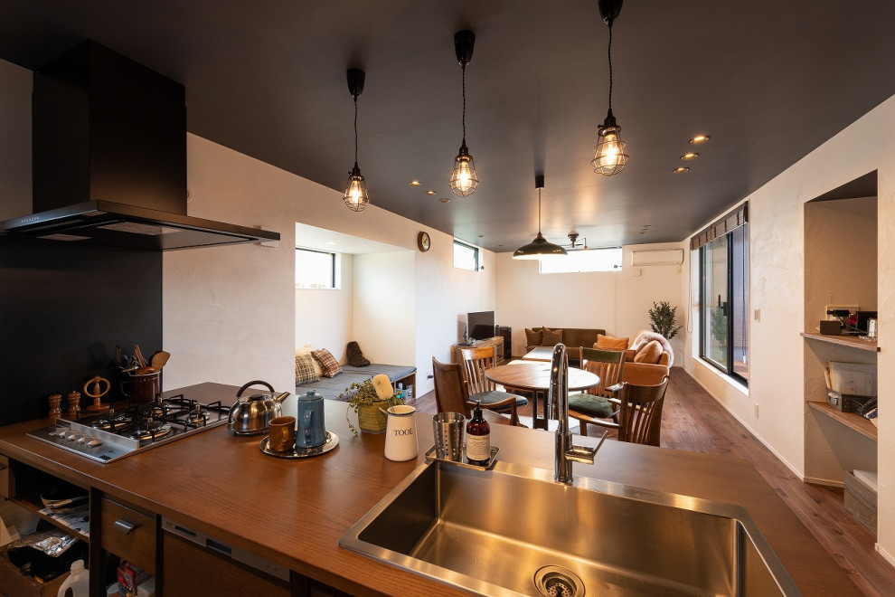 京都にあるミッドセンチュリースタイルのおしゃれな住まいの写真