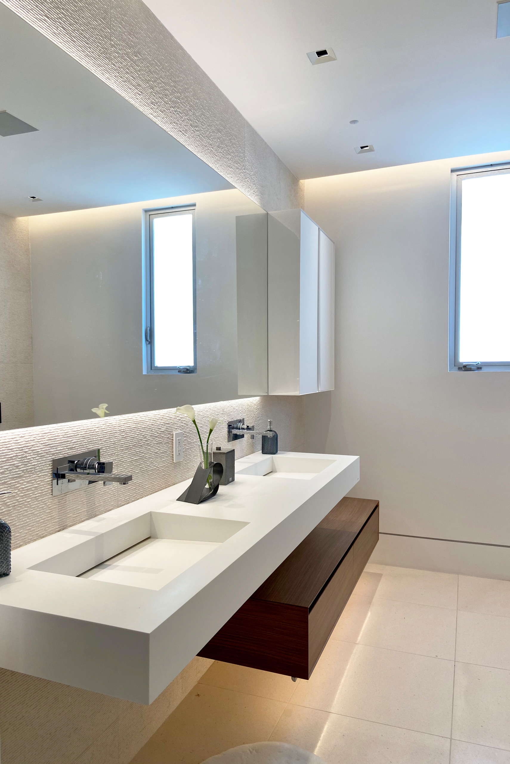 Modern bathrooms: 10 projects of luxury and design — RiFRA