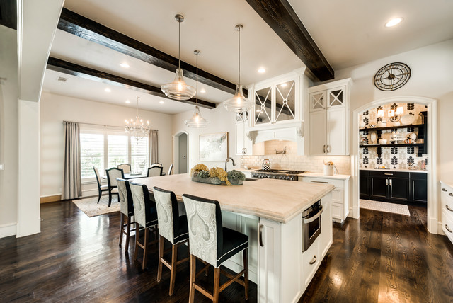 Painted Brick Villa kitchen