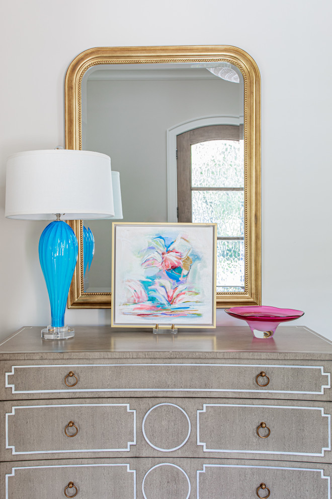 Transitional home design photo in Dallas