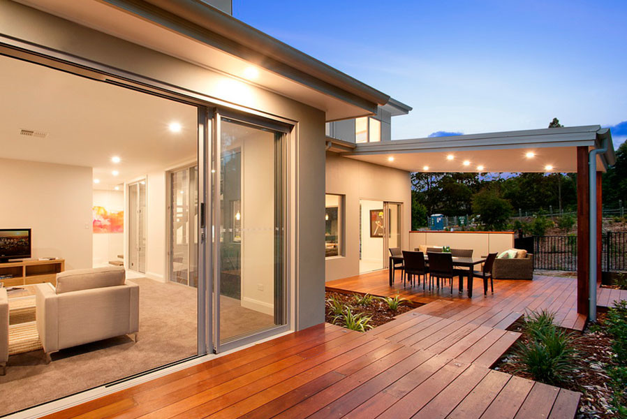 Photo of a contemporary deck in Sydney.