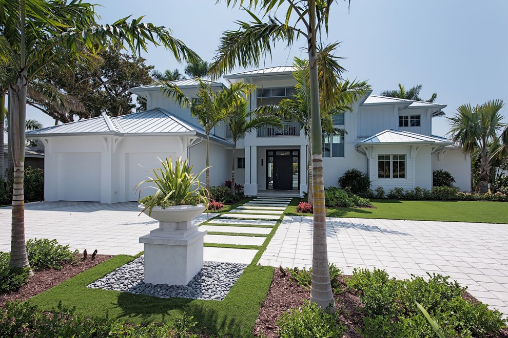 This is an example of a contemporary exterior in Miami.