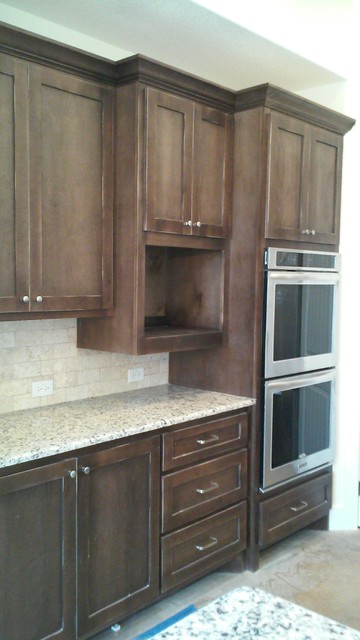 edge distressed shaker cabinets modern-kueche