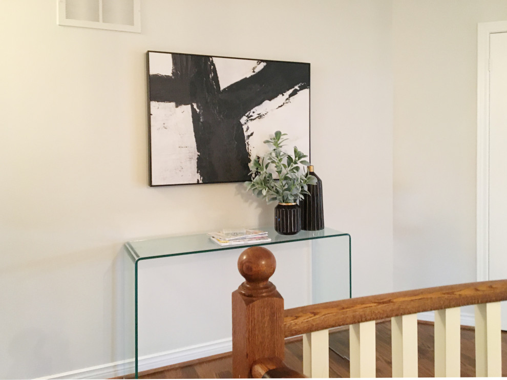 Home design - transitional home design idea in Toronto