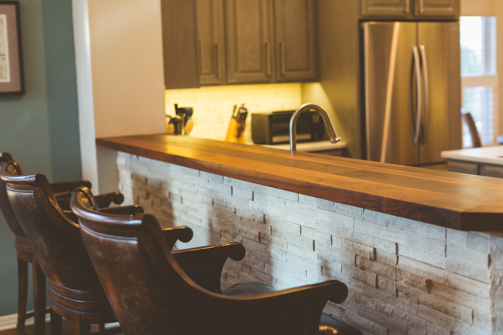 Inspiration for a transitional home design remodel in Austin