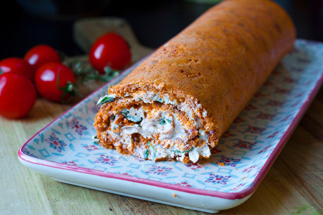 Aux Fourneaux Un Gateau Roule A La Tomate Fromage Et Roquette