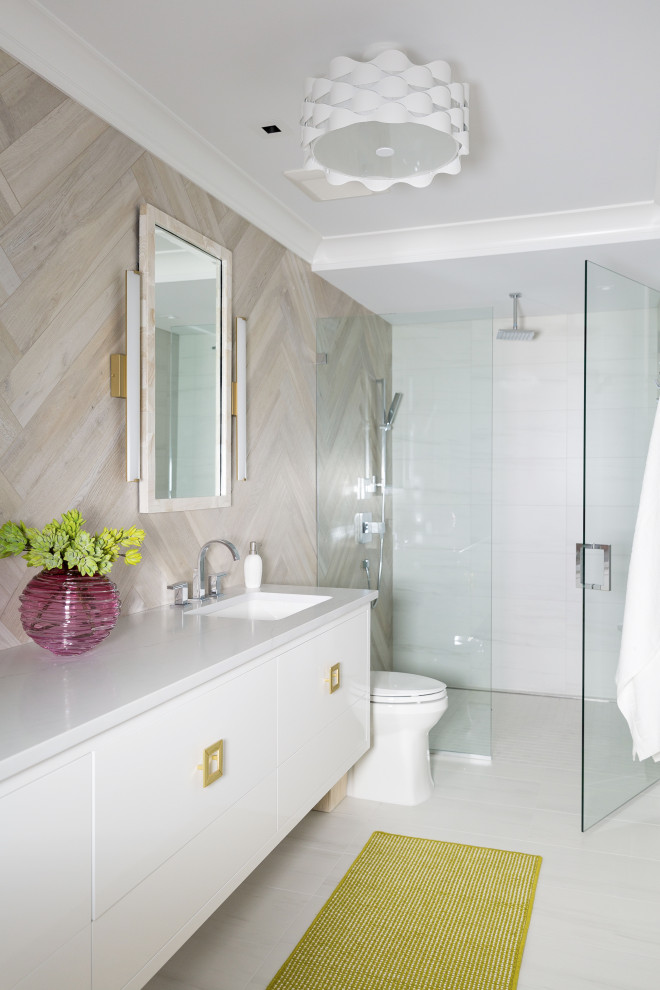 Beach style 3/4 bathroom in Other with flat-panel cabinets, white cabinets, an alcove shower, beige tile, wood-look tile, an undermount sink, beige floor, a hinged shower door, white benchtops and a floating vanity.