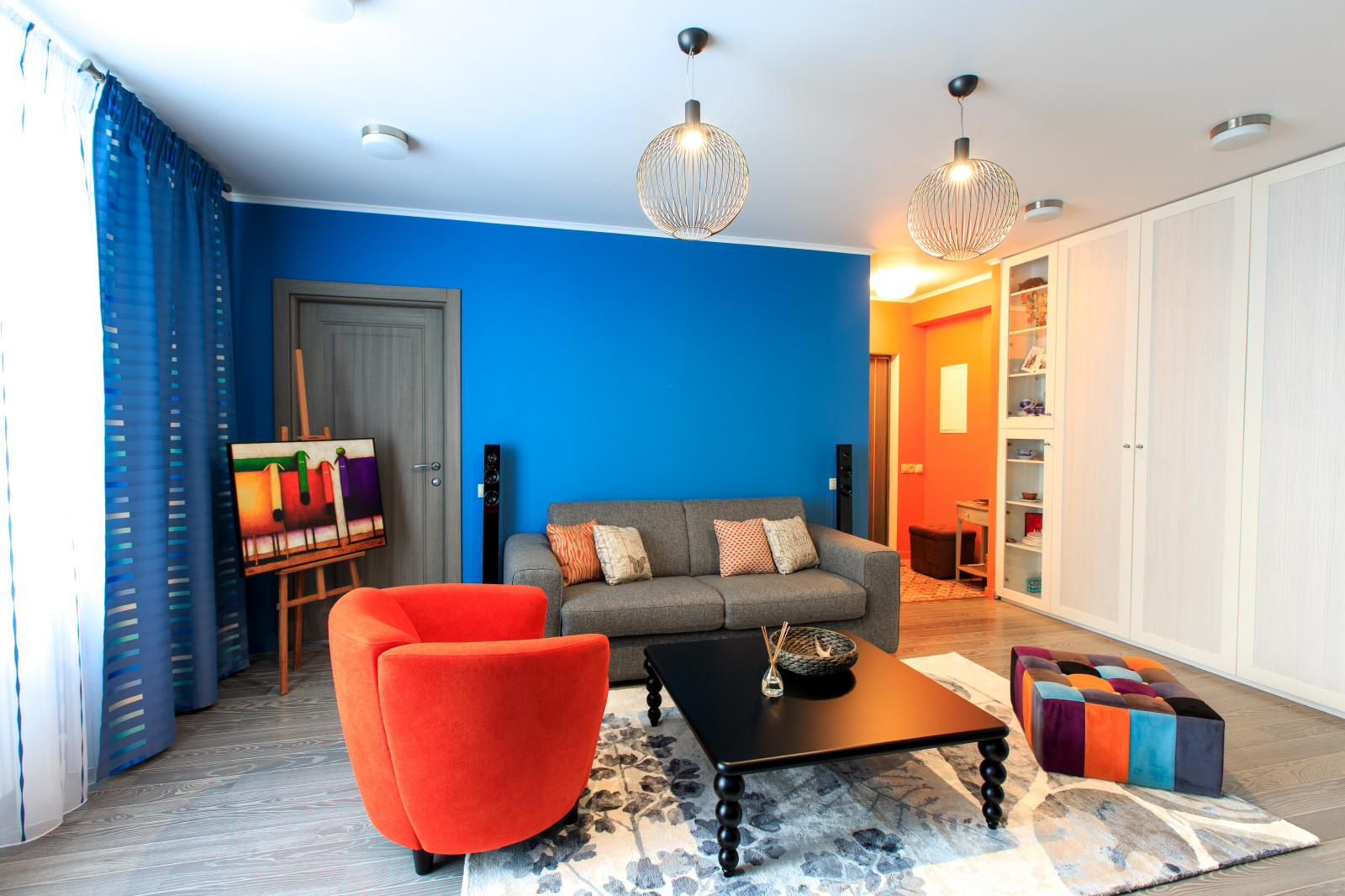 Оранжевое с синим