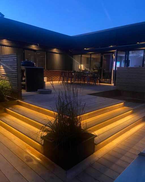 Poolomr&aring;de Lar&ouml;d scandinavian-terrace