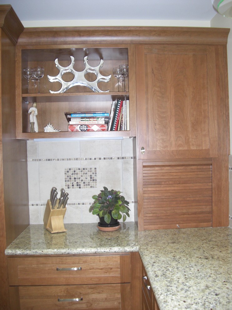 Inspiration for a transitional kitchen remodel in Chicago