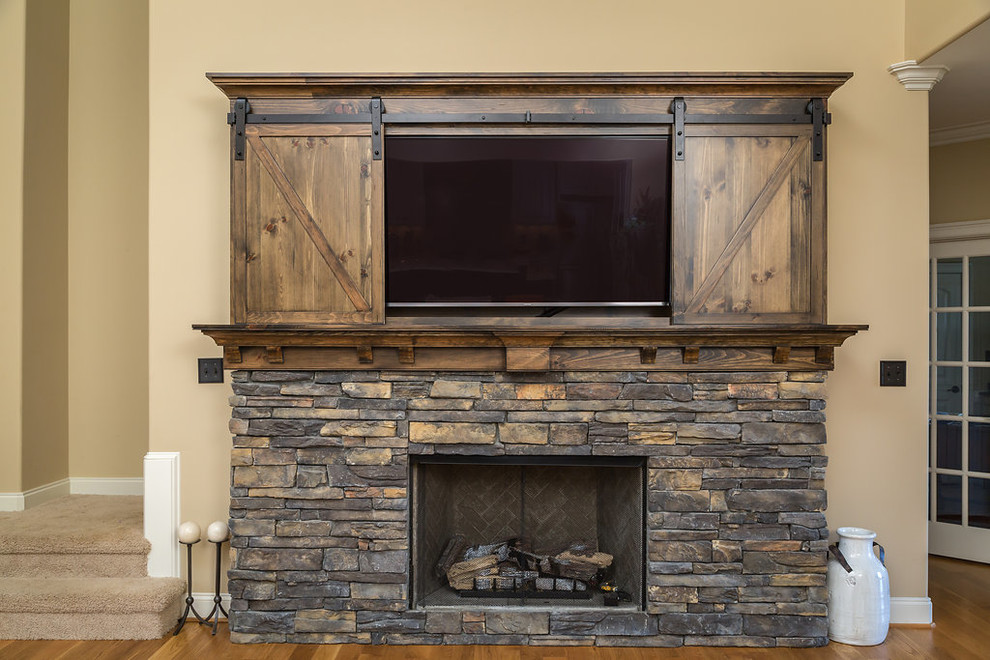 Mountain style kitchen photo in Raleigh