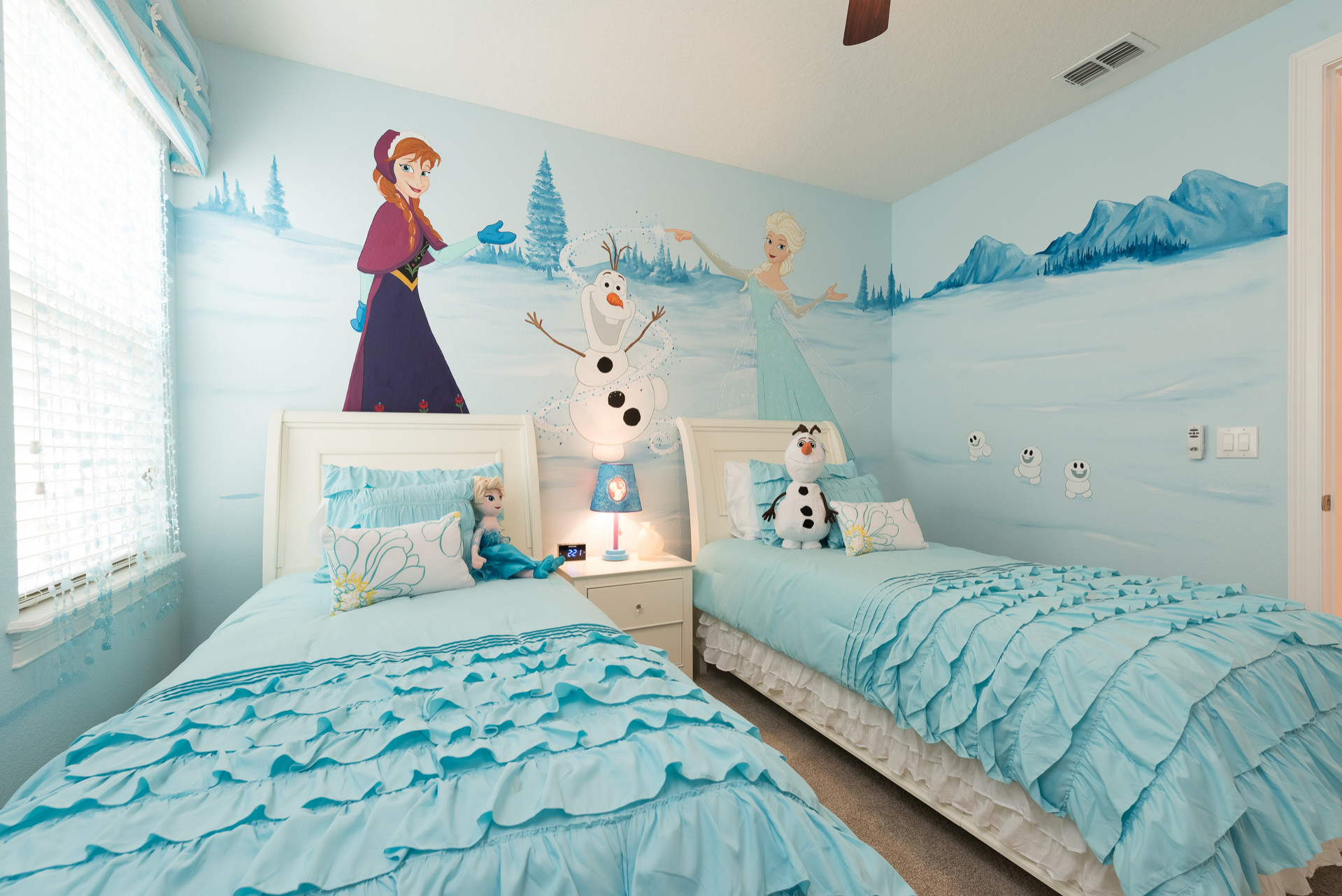 Frozen Bedroom - Photos \u0026 Ideas | Houzz, image size:1919x1282