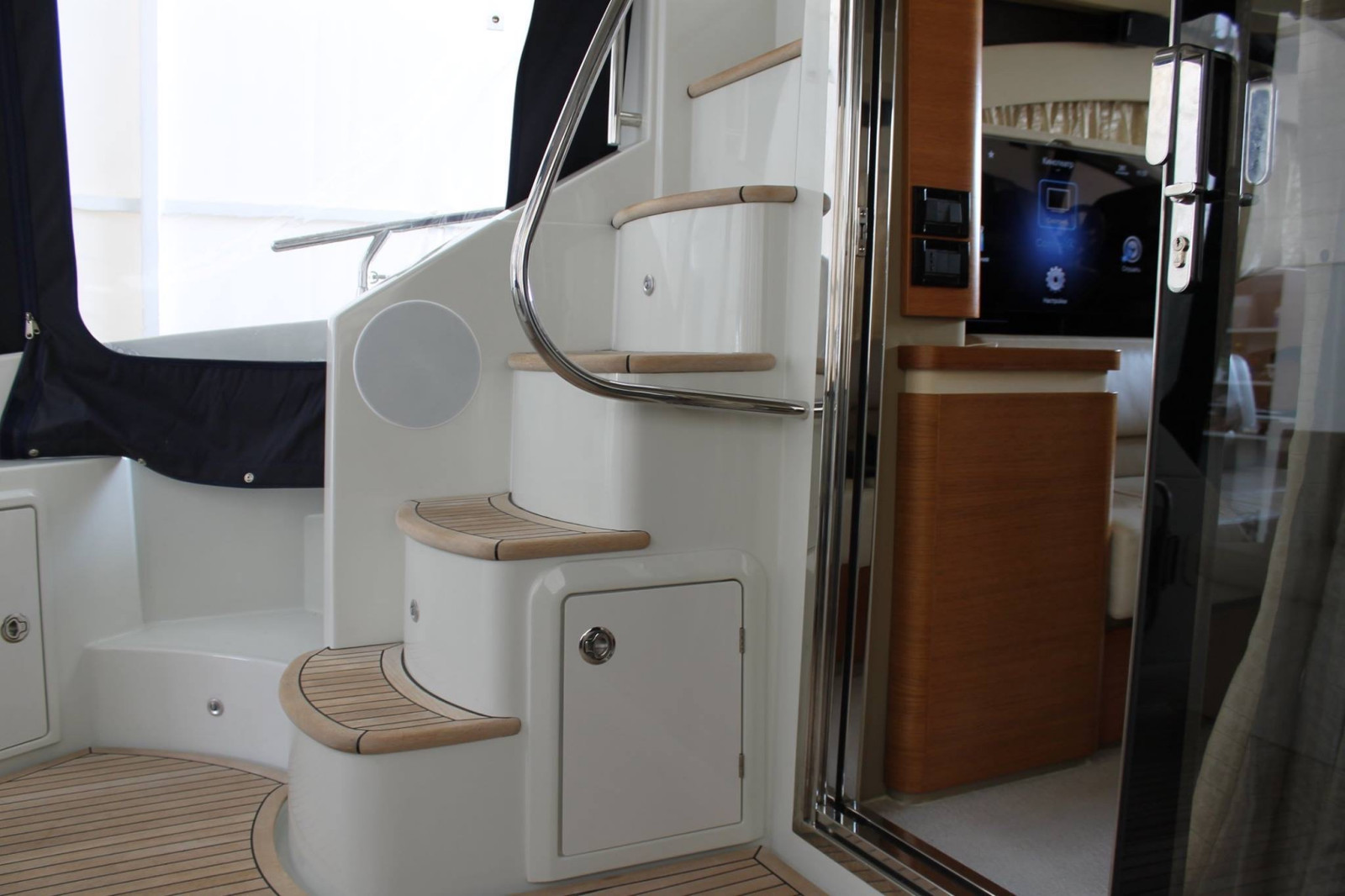 Мультимедиа для умной яхты