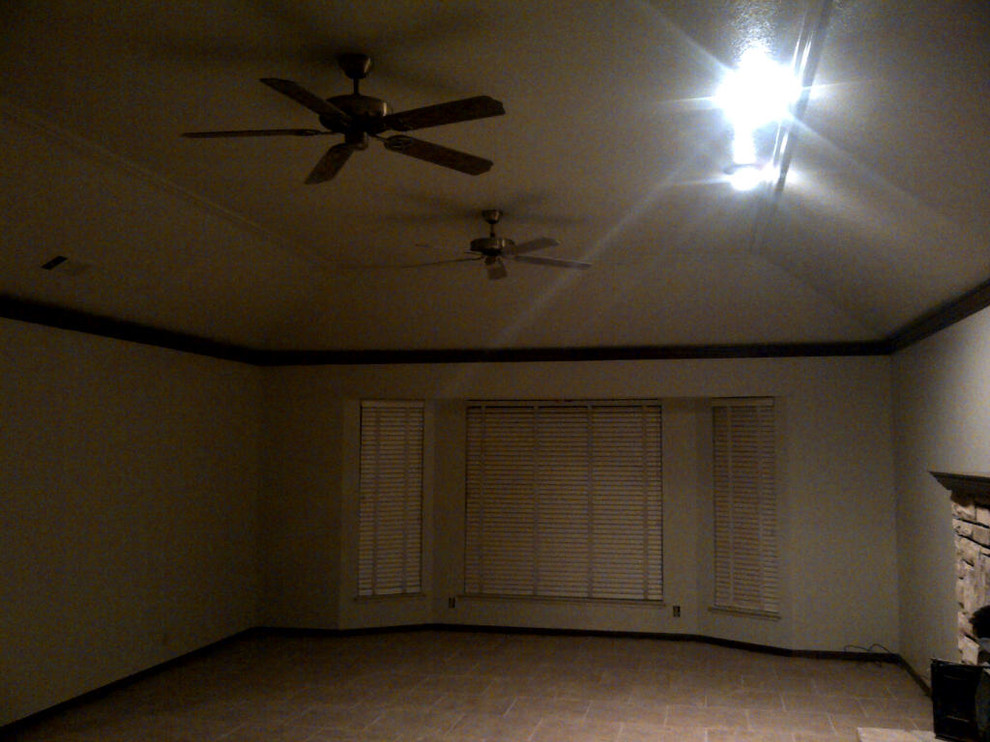 Formal Dining Room - Empty!