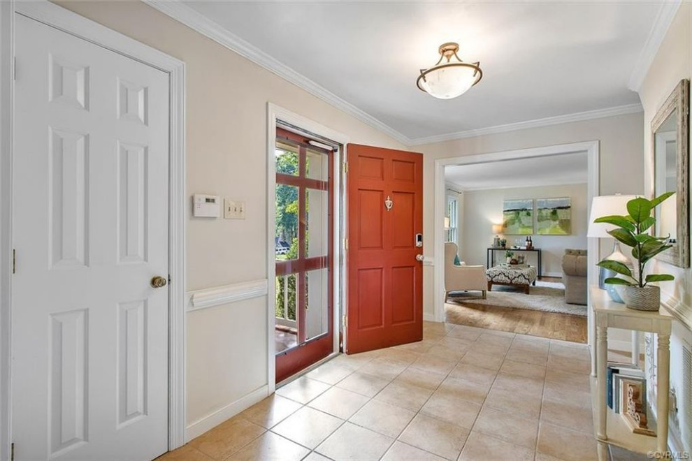 Entryway - transitional entryway idea in Richmond