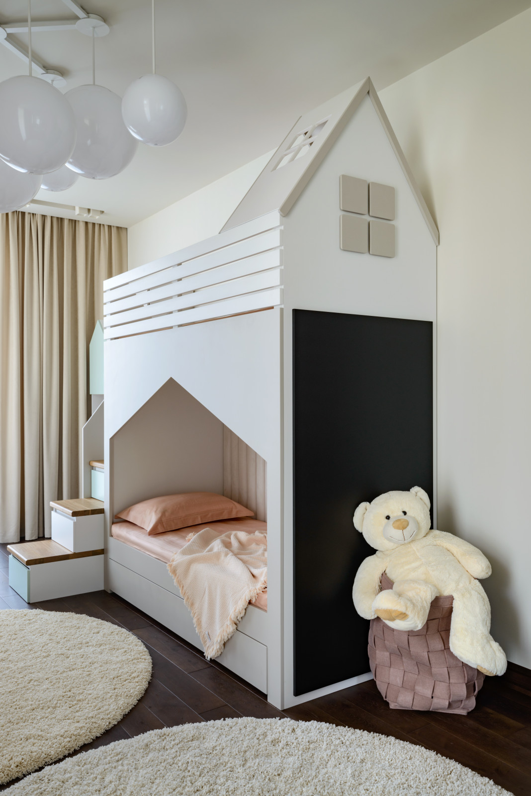 "Выбор лучших"  Трехкомнатная квартира 125 м.кв.