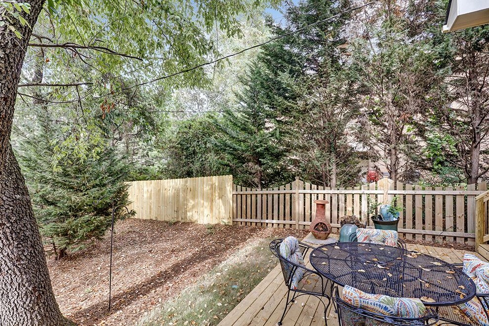 Inspiration for a transitional deck remodel in Birmingham
