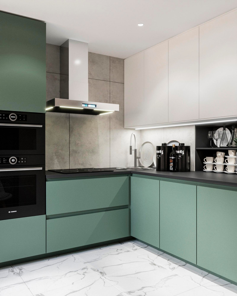 Адмирала Горшкова 36