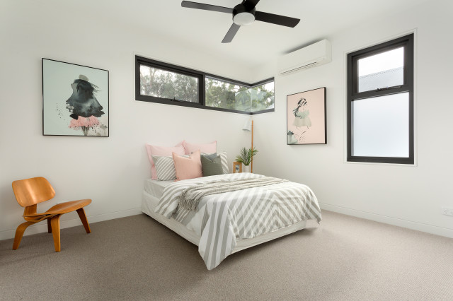 Como St bedroom