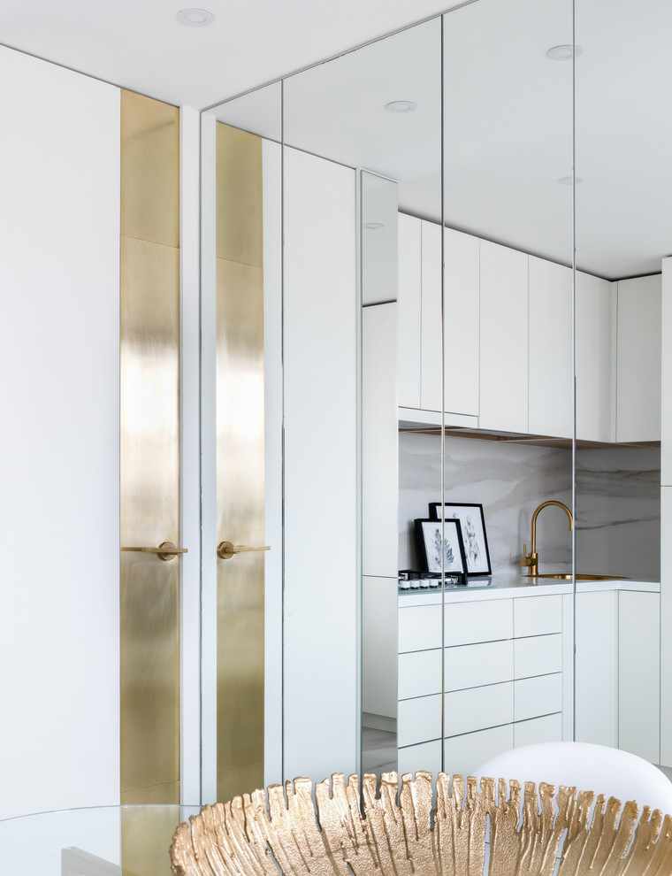 Зеркальная квартира