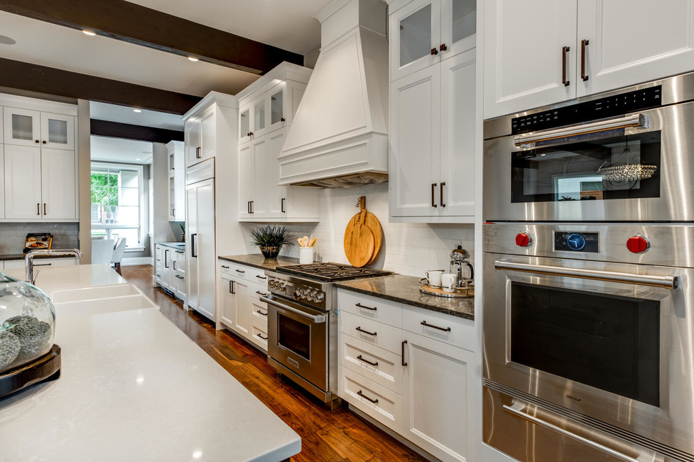 Kitchen - transitional kitchen idea in Denver