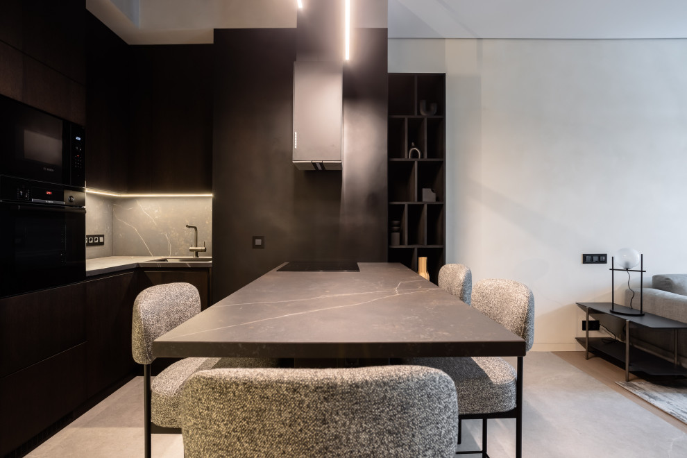 Черно-белая студия с парижским акцентом