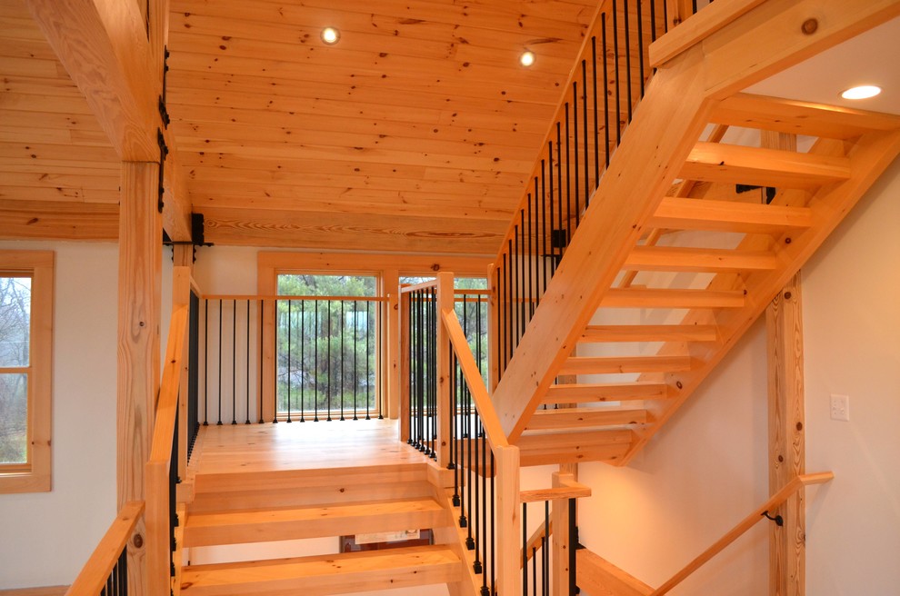 Example of a mountain style home design design in DC Metro