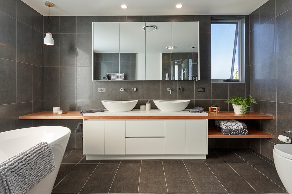 This is an example of a mid-sized contemporary bathroom in Hobart.