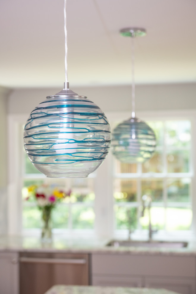 Transitional home design photo in Boston