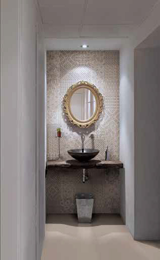 Inspiration for a transitional home design remodel in New York