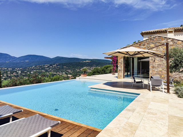 Piscine &agrave; d&eacute;bordement middelhavsstil-pool