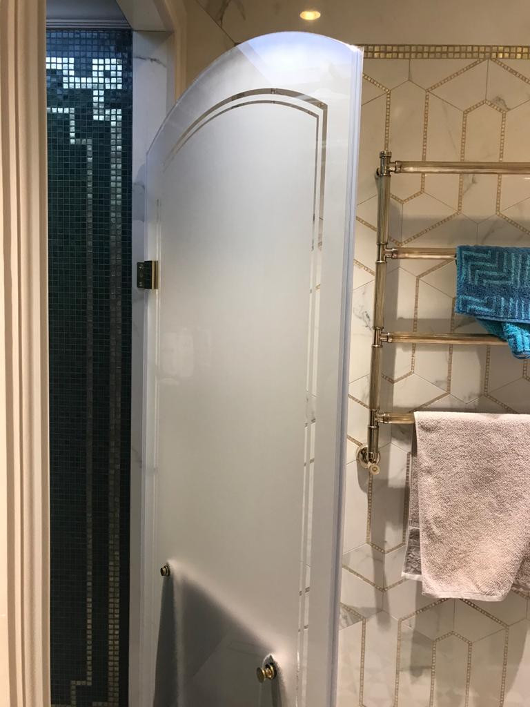 Стеклянные двери