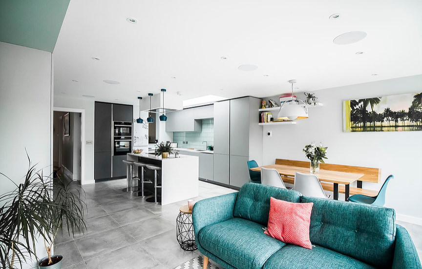 Contemporary open plan kitchen