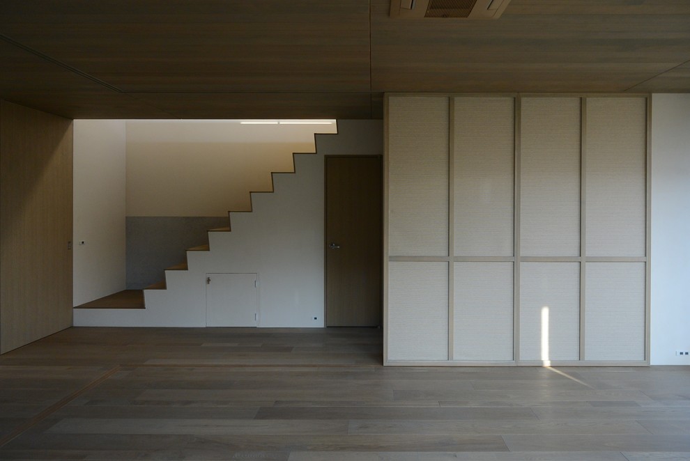 Photo of a contemporary home design in Yokohama.