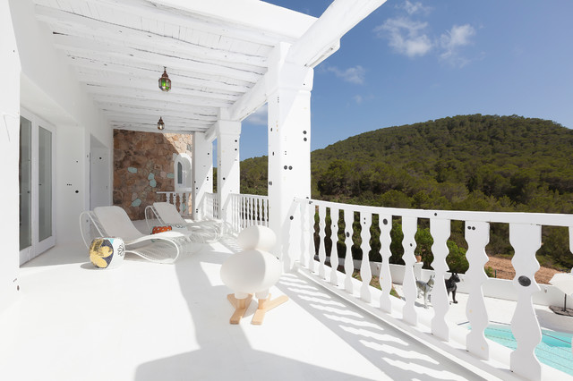 CALA JONDAL TOWERS coastal-deck