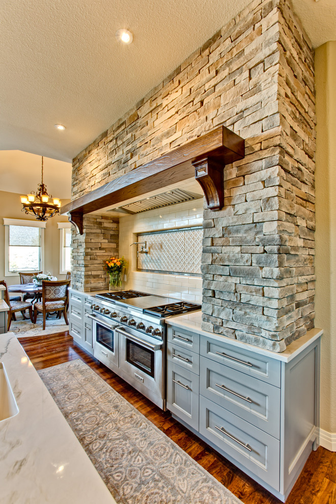 Kitchen - transitional kitchen idea in Denver