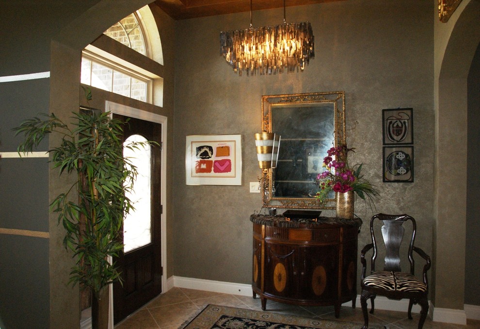 This is an example of a contemporary entryway in Houston.